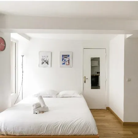 538sqftmaraisles Hallescentre Pompidou Et Métros * París